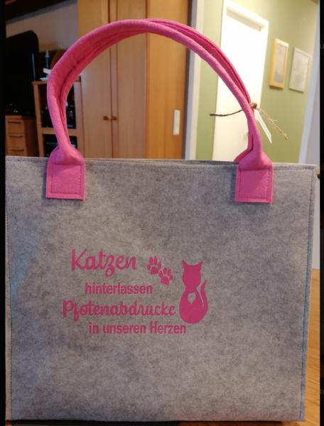 Filz Shopper mit Zipp Motiv Pfotenabdruck im Herz